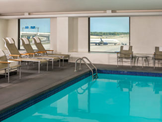 Swimming-pool-Westin-Detroit-Metropolitan-Airport